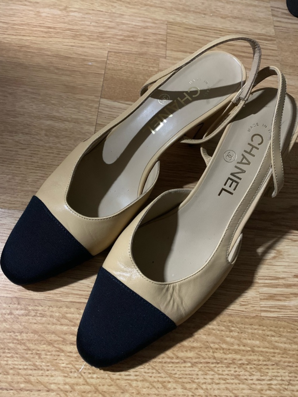CHANEL Two-Tone Beige and Black Slingback Pumps